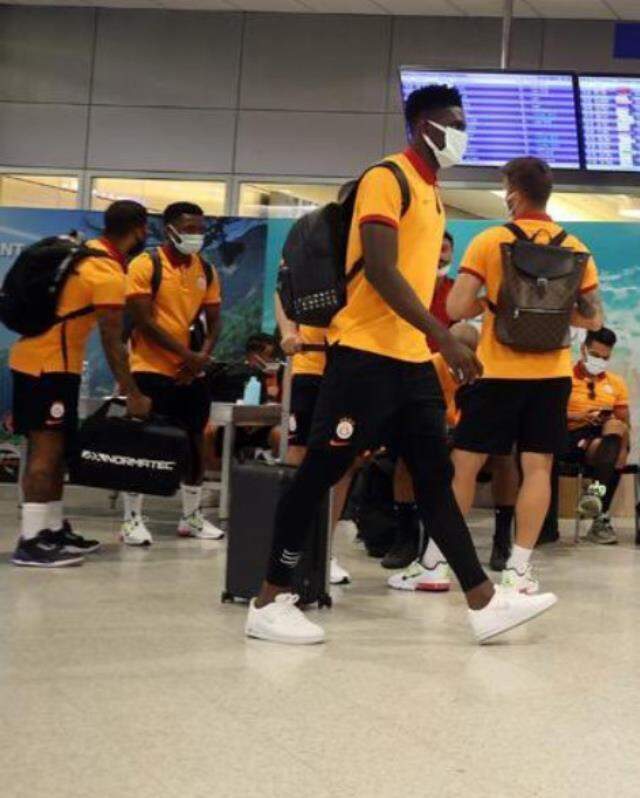 Yunanistan'ın çirkin tavrı testle de kalmadı! Galatasaraylıları deport etmeye kalkmışlar Yunanistan'ın çirkin tavrı testle de kalmadı! Galatasaraylıları deport etmeye kalkmışlar