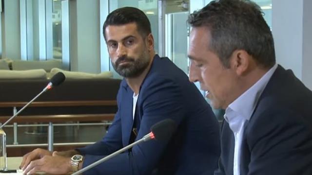 Fenerbahçe'den ayrılan Volkan Demirel, basın toplantısında duygusal anlar yaşadı