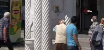 Sıcaktan bunalan vatandaşlar çeşme başında serinliyor