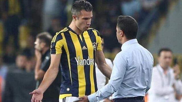 Vitor Pereira, hücum ve savunma stratejilerini oyuncularına ezberletti! İşte F.Bahçe'nin yeni sistemi Vitor Pereira, hücum ve savunma stratejilerini oyuncularına ezberletti! İşte F.Bahçe'nin yeni sistemi