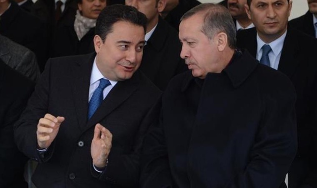 Babacan'dan Cumhurbaşkanı Erdoğan'a: Eli nasırlı yirmi çiftçiyle aynı masada otursun, şu anki hataların yarısından dönülür Babacan'dan Cumhurbaşkanı Erdoğan'a: Eli nasırlı yirmi çiftçiyle aynı masada otursun, şu anki hataların yarısından dönülür