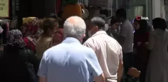 Gaziantep'te çarşı ve merkezlerde bayram yoğunluğu
