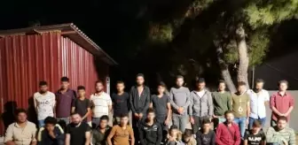 Hatay'da 37 kaçak göçmen yakalandı; 4 organizatöre tutuklama