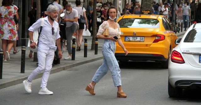 Esra Erol'un programında aradığı aşkı setlerde bulan Ersan Örs'den gazetecilere tepki