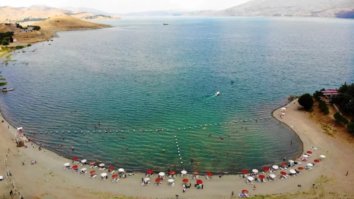 Ege Ve Akdeniz Sahillerini Aratmayan Hazar G L Bayram Tatilini F Rsat