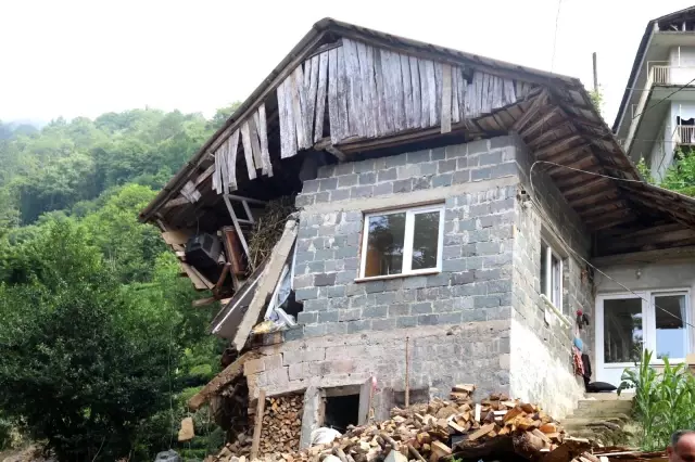 Sel felaketi, evinin yarısını da hacca gitmek için yıllardır biriktirdiği parayı da aldı götürdü