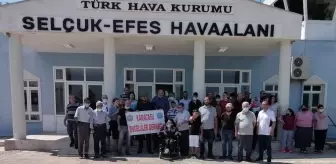 İzmir'de engelliler ilk kez uçuş heyecanı yaşadı