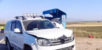 Son dakika haberi... Otomobille kamyonet çarpıştı: 1 ölü