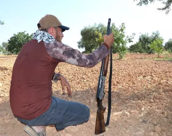 Güneydoğu'da Antep fıstığı hasadı başladı! Bekçiler hırsızlara karşı ellerinde tüfeklerle 24 saat nöbette