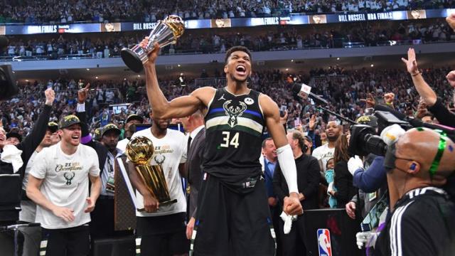 NBA'in en değerlisi Giannis'in sokaklarda saat satarak geçimini sağladığı günler geçlere hayat dersi oldu