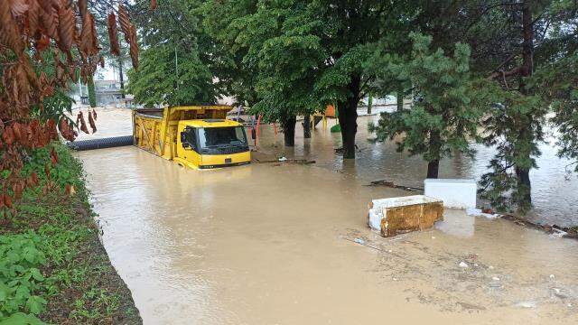 Rize'nin ardından Artvin de sele teslim! Mahsur kalan vatandaşlar böyle kurtarıldı Rize'nin ardından Artvin de sele teslim! Mahsur kalan vatandaşlar böyle kurtarıldı