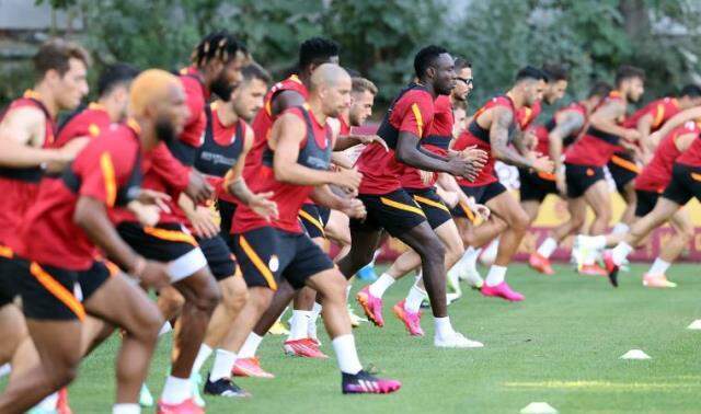 PSV'ye hiç beklemediği bir skorla kaybeden Galatasaray'ın yenilgisi 5 maddeye bağlandı PSV'ye hiç beklemediği bir skorla kaybeden Galatasaray'ın yenilgisi 5 maddeye bağlandı