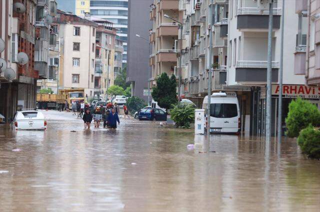 Tehlike henüz geçmedi! Meteoroloji'den Doğu Karadeniz'deki 5 il için korkutan uyarı: Sel bekleniyor Tehlike henüz geçmedi! Meteoroloji'den Doğu Karadeniz'deki 5 il için korkutan uyarı: Sel bekleniyor