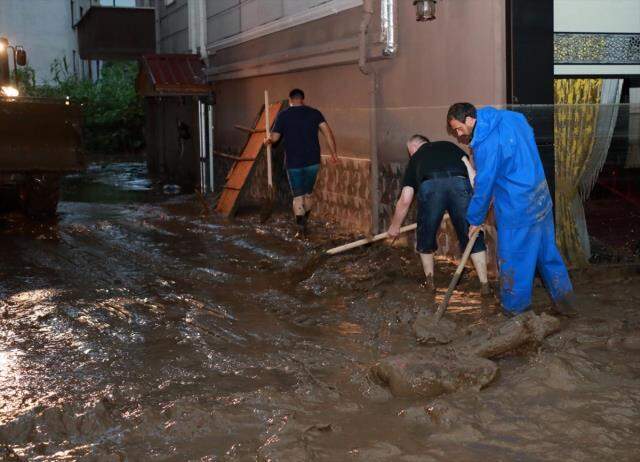 Tehlike henüz geçmedi! Meteoroloji'den Doğu Karadeniz'deki 5 il için korkutan uyarı: Sel bekleniyor Tehlike henüz geçmedi! Meteoroloji'den Doğu Karadeniz'deki 5 il için korkutan uyarı: Sel bekleniyor
