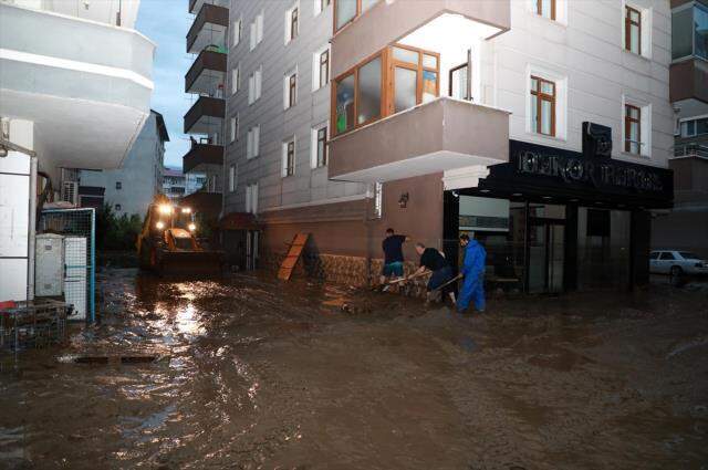 Tehlike henüz geçmedi! Meteoroloji'den Doğu Karadeniz'deki 5 il için korkutan uyarı: Sel bekleniyor Tehlike henüz geçmedi! Meteoroloji'den Doğu Karadeniz'deki 5 il için korkutan uyarı: Sel bekleniyor