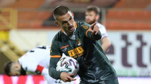Galatasaraylılar bildirimlerini açık tutsun! 2 transfer daha KAP'a bildirilecek Galatasaraylılar bildirimlerini açık tutsun! 2 transfer daha KAP'a bildirilecek