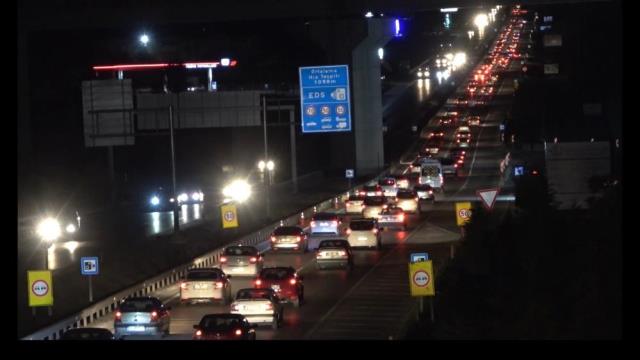 'Kilit kavşak' Kırıkkale'de araç kuyruğu gece yarısı 15 kilometreyi buldu