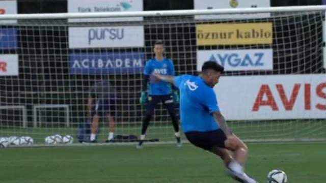 Samatta özüne döndü! Fenerbahçe'nin antrenmanında şahane goller