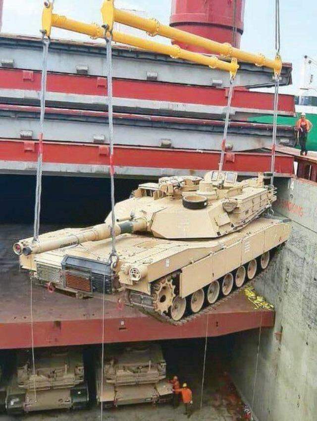 Türkiye'ye 40 kilometre uzakta dikkat çeken hareketlilik! ABD, Dedeağaç'ı cephaneliğe dönüştürüp 400 tank yığdı Türkiye'ye 40 kilometre uzakta dikkat çeken hareketlilik! ABD, Dedeağaç'ı cephaneliğe dönüştürüp 400 tank yığdı