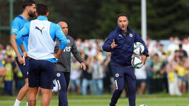 Başarılı kaleci Altay Bayındır, yeni teknik direktör Vitor Pereira'ya övgüler yağdırdı Başarılı kaleci Altay Bayındır, yeni teknik direktör Vitor Pereira'ya övgüler yağdırdı