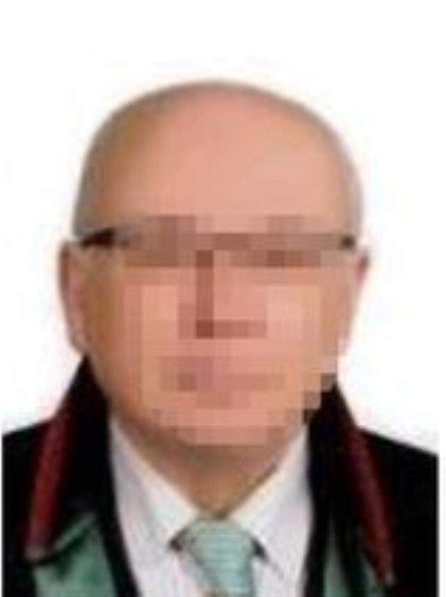 Çağlayan Adliyesi önünde akılalmaz kavga! Avukat, taksi nedeniyle tartıştığı hakimi tekmeyle darp etti Çağlayan Adliyesi önünde akılalmaz kavga! Avukat, taksi nedeniyle tartıştığı hakimi tekmeyle darp etti