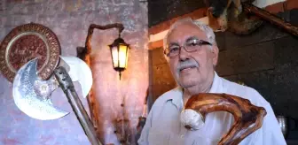 Çürümüş ağaç dallarını sanat eserine döndürüyor