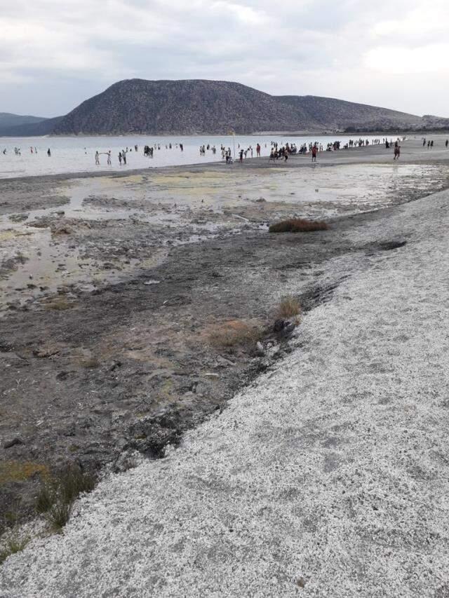 Salda Gölü'nde tahribat! Su 50 metre çekildi, balçık oluştu