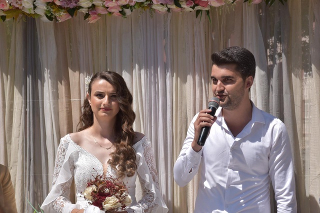 Sıra dışı nikah töreni! Gelin ve damat istedi, korona tedavisi gören belediye başkanı kırmadı