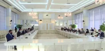 Kurtulmuş başkanlığındaki AK Parti heyeti, Azerbaycan Milli Meclis Başkanı Gafarova ile görüştü
