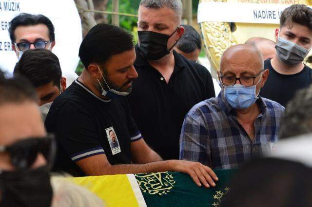 Alişan'dan kardeşinin ölümüyle ilgili yeni paylaşım: Bir ömür kalbimde kalacaksın Alişan'dan kardeşinin ölümüyle ilgili yeni paylaşım: Bir ömür kalbimde kalacaksın