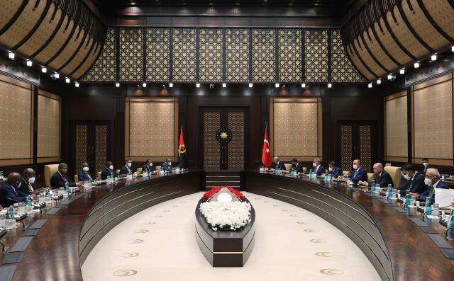 Cumhurbaşkanı Erdoğan: Angola ile ticaret hacmi hedefimiz ilk etapta 500 milyon dolara ulaşmak Cumhurbaşkanı Erdoğan: Angola ile ticaret hacmi hedefimiz ilk etapta 500 milyon dolara ulaşmak