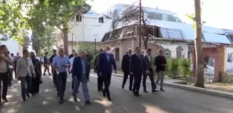 Kurtulmuş, Ermenistan'ın saldırılarında sivillerin hayatını kaybettiği Gence'yi ziyaret etti