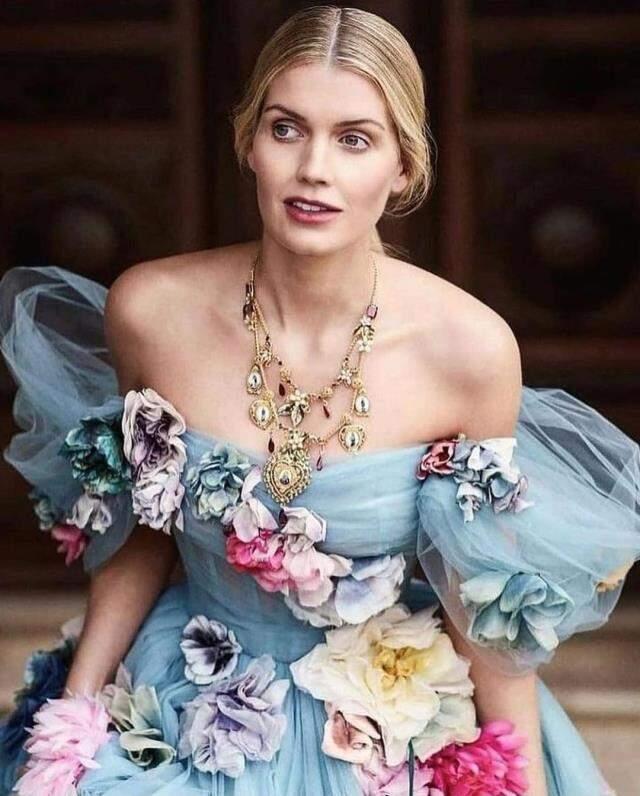 Prenses Diana'nın yeğeni Lady Kitty Spencer, kendisinden 32 yaş büyük milyarderle evlendi