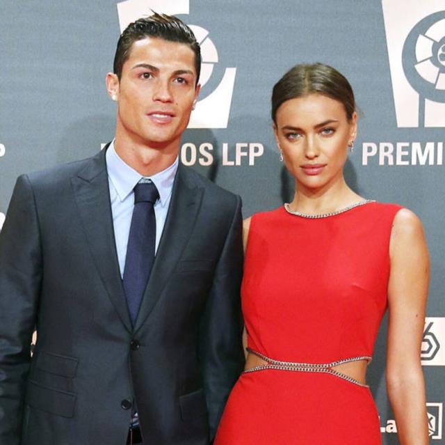 Ronaldo'nun eski sevgilisi Irina Shayk, peş peşe üstsüz fotoğraflar paylaştı