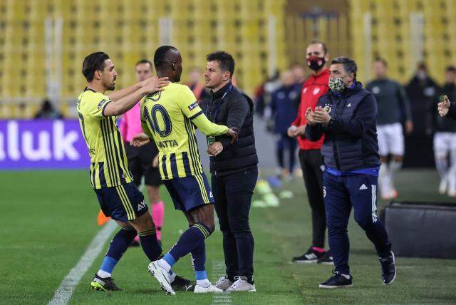 Sarri'nin ekibinde yer almak isteyen Emre Belözoğlu, Şenol Güneş'in teklifini reddetti Sarri'nin ekibinde yer almak isteyen Emre Belözoğlu, Şenol Güneş'in teklifini reddetti