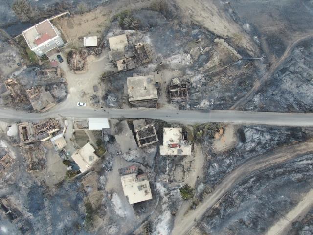 Son Dakika: Antalya'da yaşanan orman yangınlarında hayatını kaybedenlerin sayısı 3'e yükseldi