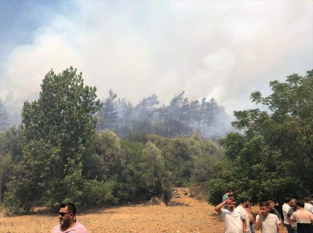 Son Dakika: Türkiye gündemi, Antalya ile meşgulken bir yangın da Marmaris'te çıktı! Armutalan'da yükselen alevler yerleşim yerlerini tehdit ediyor Son Dakika: Türkiye gündemi, Antalya ile meşgulken bir yangın da Marmaris'te çıktı! Armutalan'da yükselen alevler yerleşim yerlerini tehdit ediyor