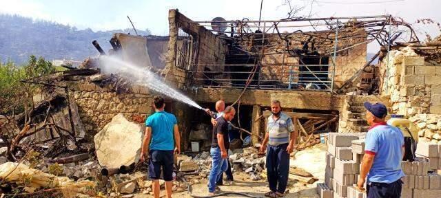 Son Dakika: Tarım ve Orman Bakanı Pakdemirli: 8 ilimizde orman yangını var, kontrol altına almamız zaman alabilir