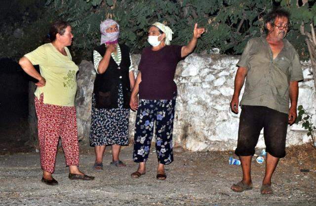 Milas'ın Beyciler köyünde yangın sabaha kadar sürdü! Köylüler adeta kabusu yaşadı Milas'ın Beyciler köyünde yangın sabaha kadar sürdü! Köylüler adeta kabusu yaşadı