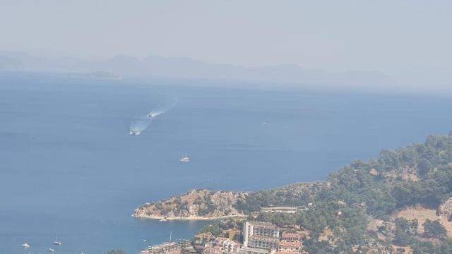 Son Dakika: Milli Savunma Bakanlığı, tahliye çalışmalarına destek vermek amacıyla iki çıkarma gemisini Marmaris'e sevk etti Son Dakika: Milli Savunma Bakanlığı, tahliye çalışmalarına destek vermek amacıyla iki çıkarma gemisini Marmaris'e sevk etti