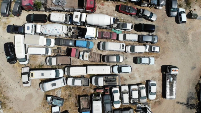 Elazığ'da araç mezarlığı: 60 milyonluk servet çürüyor