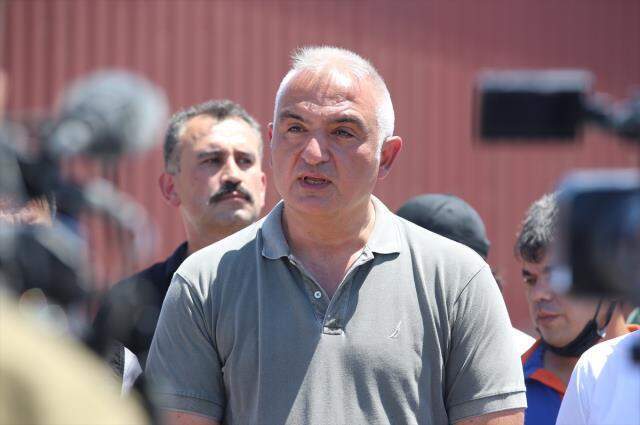 Son Dakika! Bakan Pakdemirli son durumu paylaştı: Antalya, Muğla ve Isparta'da alevlerle mücadele devam ediyor