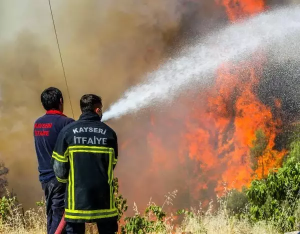 1 hafta önce evlenen itfaiye eri, balayını iptal edip yangına koştu