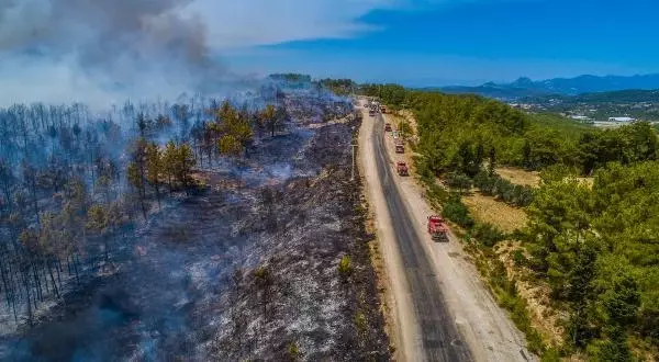 1 hafta önce evlenen itfaiye eri, balayını iptal edip yangına koştu