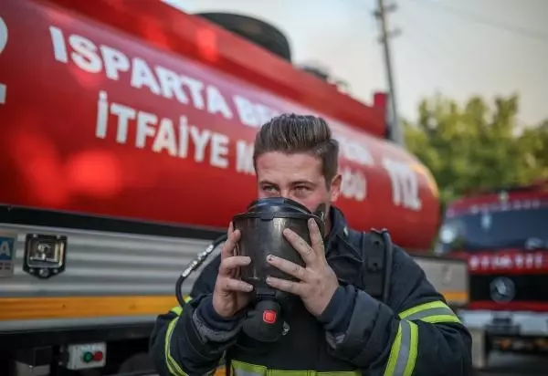 1 hafta önce evlenen itfaiye eri, balayını iptal edip yangına koştu