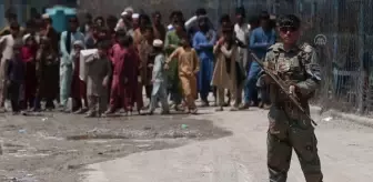 NANGARHAR - Afganistan güçleri Torkham sınır noktasında devriye gezdi