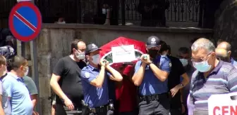 Kansere yenik düşen 2 çocuk babası polis memuru toprağa verildi