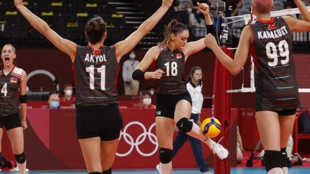 Üzmeyin kendinizi! Kadın Voleybol Takımı, çeyrekte elenmesine rağmen tarihimizdeki en büyük başarıyı yakaladı