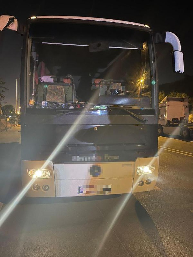 Polis ekipleri şüphelenince durdurdu! Kocaeli'de 68 Afgan göçmen yakalandı Polis ekipleri şüphelenince durdurdu! Kocaeli'de 68 Afgan göçmen yakalandı