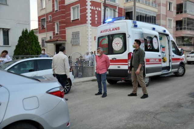 Damat dehşet saçtı! Kaynanasını öldürüp, eşi ve kayınbiraderini ağır yaraladı Damat dehşet saçtı! Kaynanasını öldürüp, eşi ve kayınbiraderini ağır yaraladı